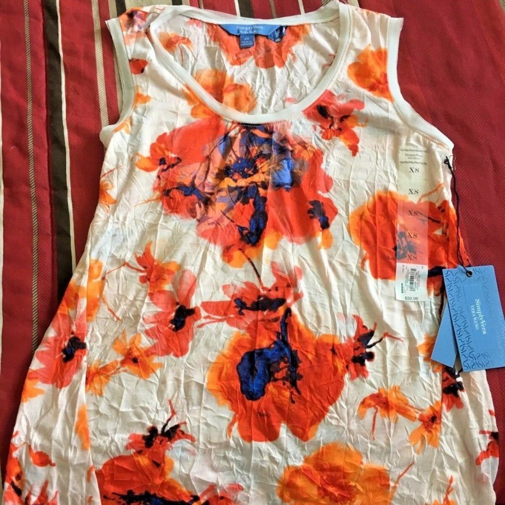Simply Vera Wang Woman's Flower Top - size XS with Tags